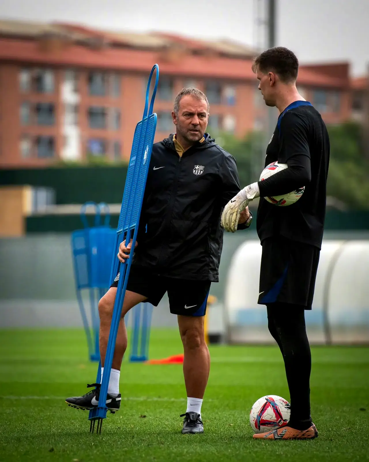 leyu-巴萨门将多次救险，当选全场最佳球员，其实希望孩子合作.-leyu