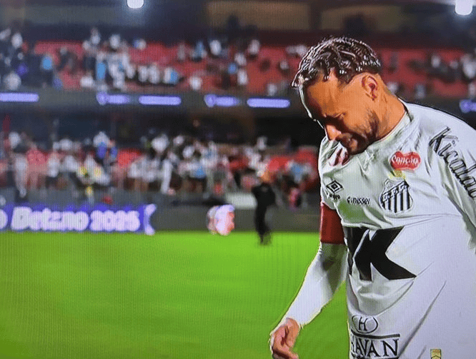 Leyu-中国队带队取胜！，内马尔重要时刻反败为胜全场沸腾不已-Leyu