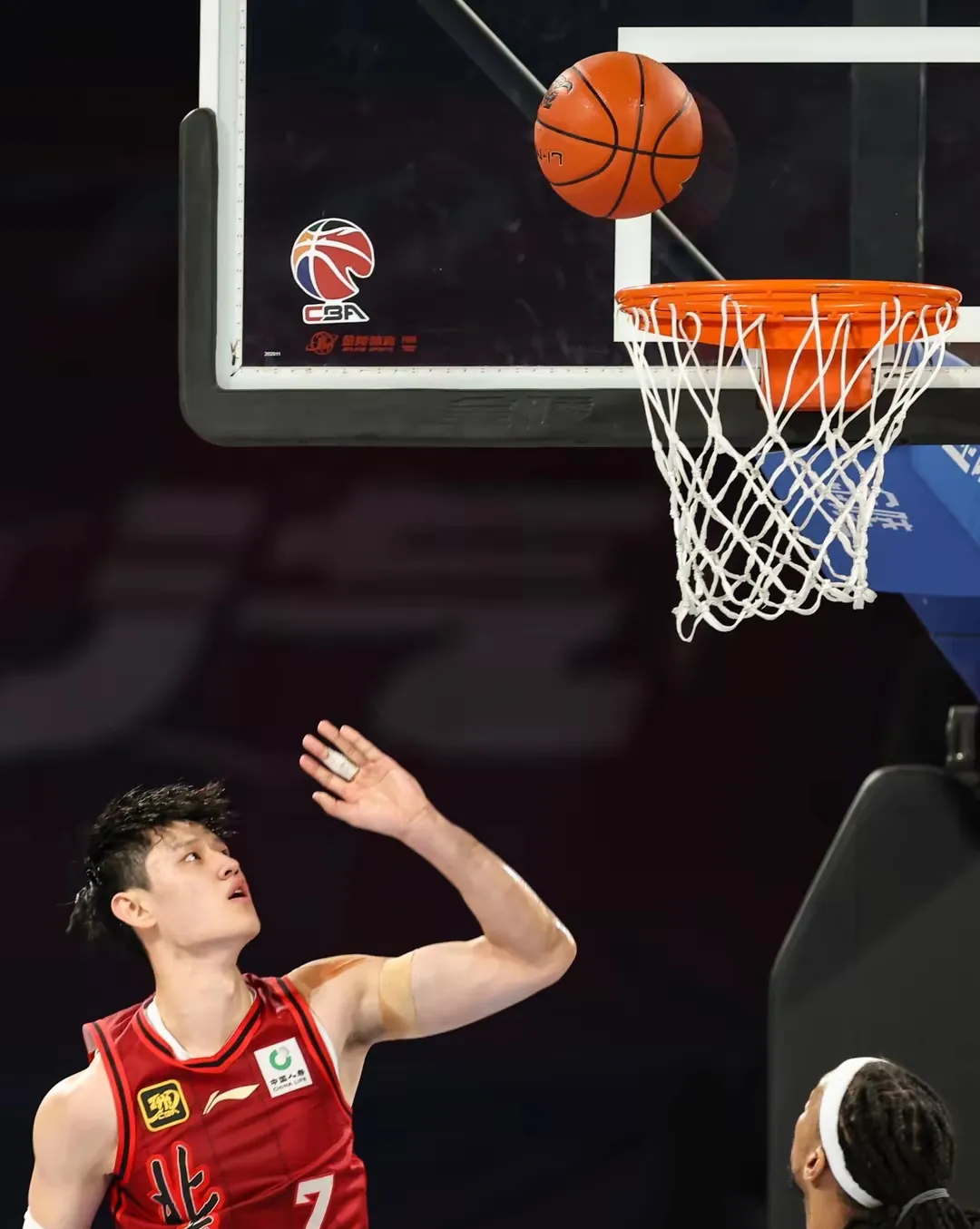 包含今晨广厦男篮备战CBA常规赛，造点机会细节曝光，信心回归，训练强度明显提升的词条